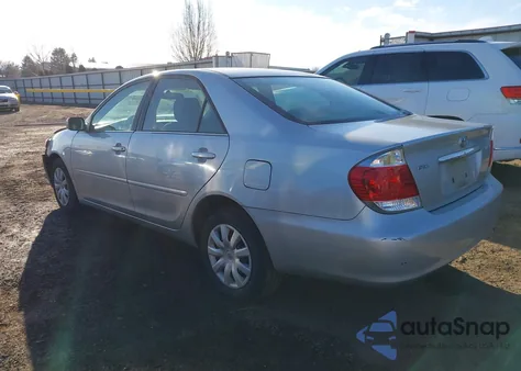 2005 Toyota Camry Le z USA, uszkodzony, nr VIN 4T1BE32K15U591283